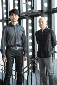 (画像左から）仲村トオル、前川知大 撮影：白井由香里