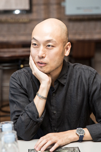 前川知大 撮影：白井由香里