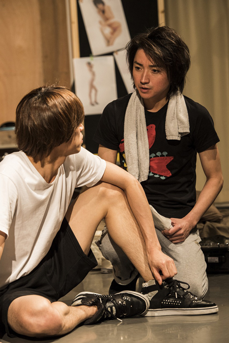 藤原竜也、山本裕典が韓国戯曲の謎めいた世界観に挑む | チケットぴあ