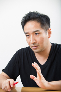 田尾下哲　　撮影：石阪大輔
