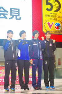 (写真左より)東レ・田代佳奈美、トヨタ車体・竹田沙希、岡山・宮下遥、PFU・江畑幸子