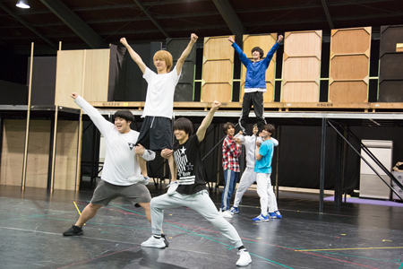 Live Performance Stage「チア男子!!」稽古場より　撮影：石阪大輔