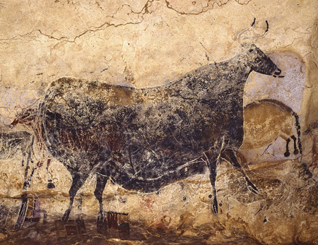実物大で再現される壁画「黒い牝ウシ」　(C)SPL Lascaux international exhibition