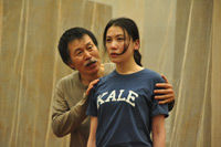 平田満、村川絵梨