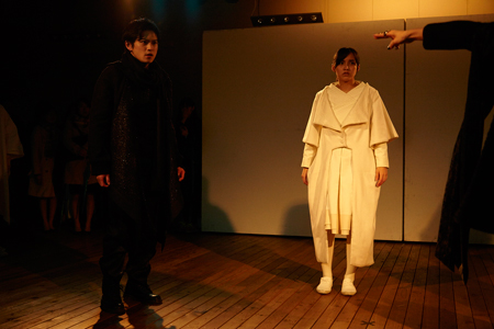移動参加型演劇『SAFARING THE NIGHT／サファリング・ザ・ナイト』