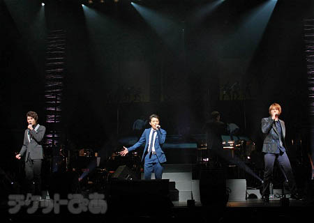 『デスノート THE CONCERT』より。左から、柿澤勇人、小池徹平、浦井健治