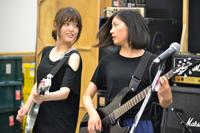 『FILL-IN～娘のバンドに親が出る～』公開稽古より