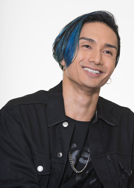 橘ケンチ　クッション レア 実写 橘ケンチ「俳優たちが乱れ散る『幽劇』色に染まって」 | チケットぴあ