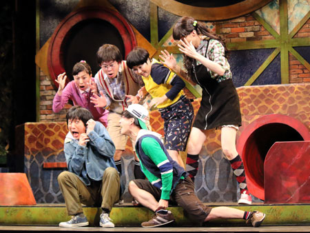 人間風車』開幕！成河「演劇の醍醐味が詰まった作品」 | チケットぴあ