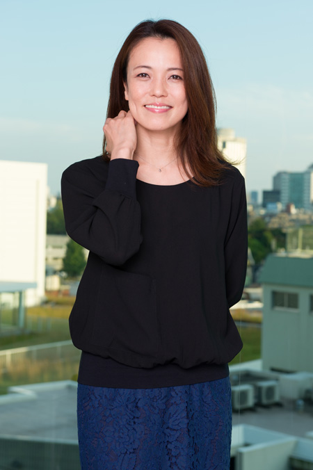 彩吹真央　　撮影：イシイノブミ