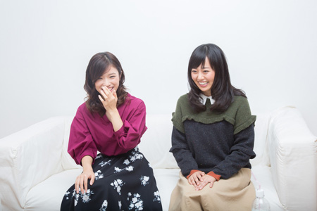 左から、美山加恋、宮崎香蓮　　撮影：石阪大輔