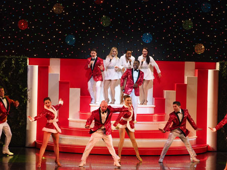 ナタリー・エモンズ&本田望結がクリスマスショーで笑顔！ | チケット