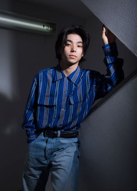 村上虹郎　　撮影：川野結李歌