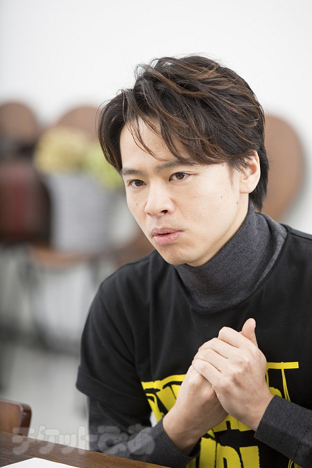 中川晃教　撮影：石阪大輔