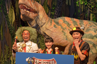 （画像左から）八嶋智人、芦田愛菜、山崎樹範