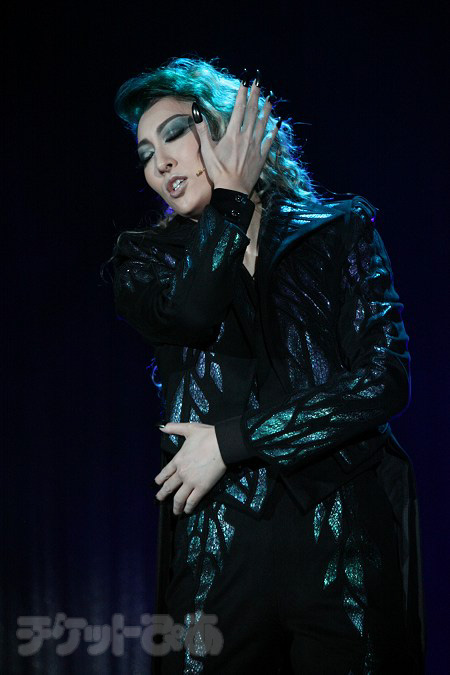 宝塚　月組、珠城りょう主演エリザベートブルーレイ Amazon.co.jp: 月組宝塚大劇場公演 三井住友VISAカード