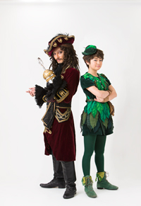 歴代最も歌えて最も踊れる Issa版フック船長の誕生 チケットぴあ 演劇 ミュージカル ショー