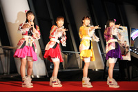 (画像左から）佐々木彩夏、百田夏菜子、玉井詩織、高城れに