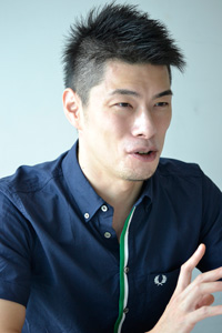 外山啓介