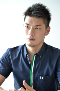 外山啓介