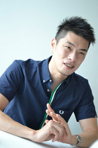 外山啓介