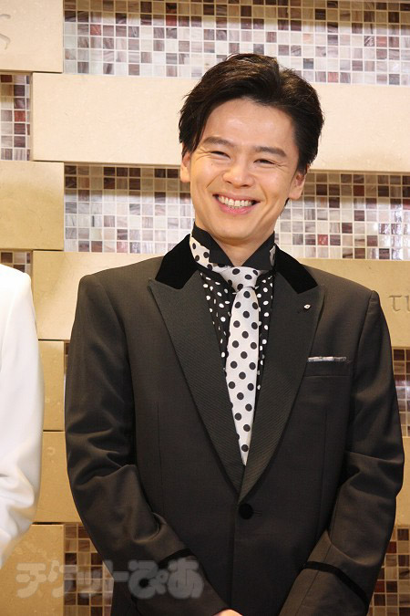 中川晃教