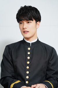 入江甚儀　撮影:源賀津己