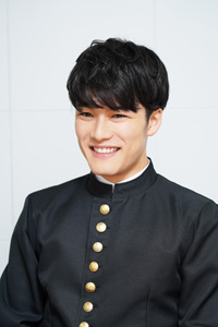 入江甚儀　撮影:源賀津己