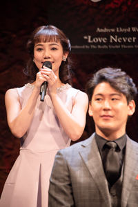 ミュージカル「ラブ・ネバー・ダイ」製作発表より 撮影:川野結李歌