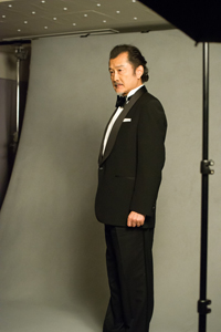 吉田鋼太郎