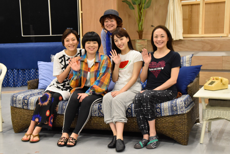 訳ありな5人の女の思惑が交差する フローズン ビーチ 公開稽古 チケットぴあ 演劇 演劇