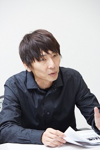 岡田達也　　撮影：石阪大輔