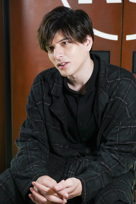【中古】 スリーブケース・ブックレット付 ミュージカル NINE / 城田優 出演 楽天市場】【中古】 スリーブケース・ブックレット付