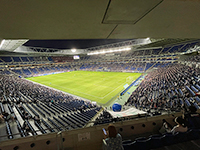 夏場でも涼しいラウンジでゆっくり試合観戦