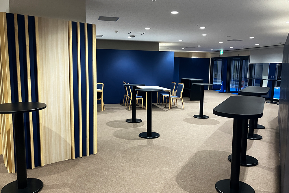 ラウンジ