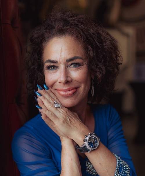 クラウディア（クローディア）ウェルズ 直筆サイン 8×10インチ 東京